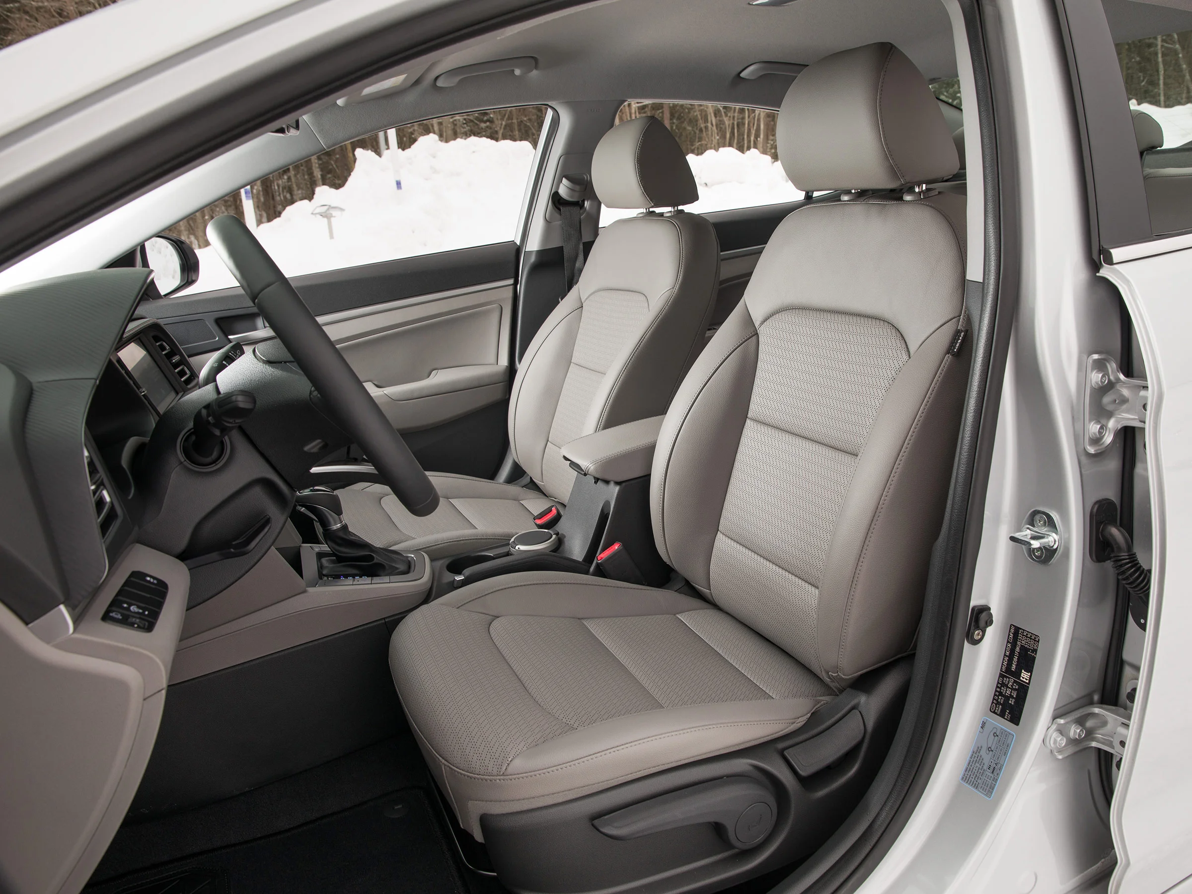 Hyundai Elantra — фото 4