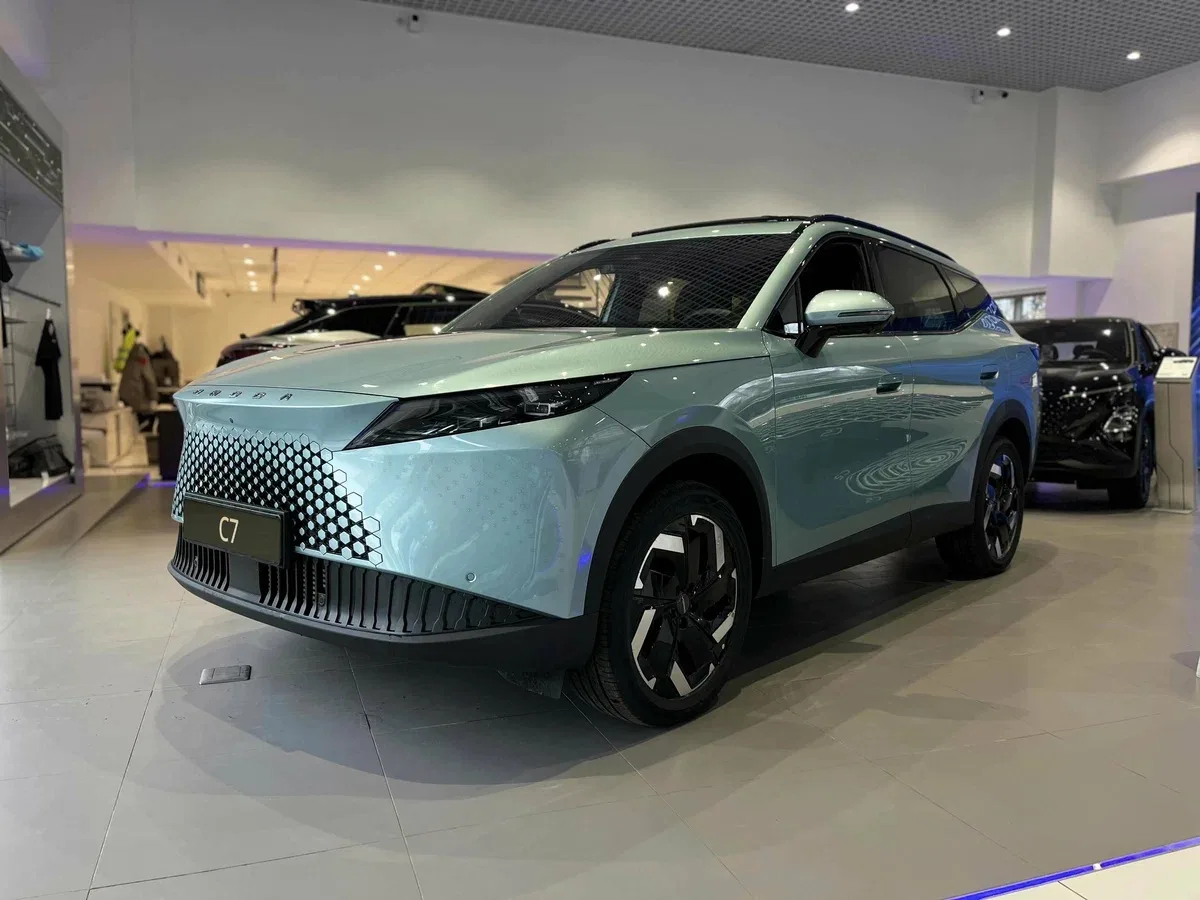 Omoda C7 — фото 1