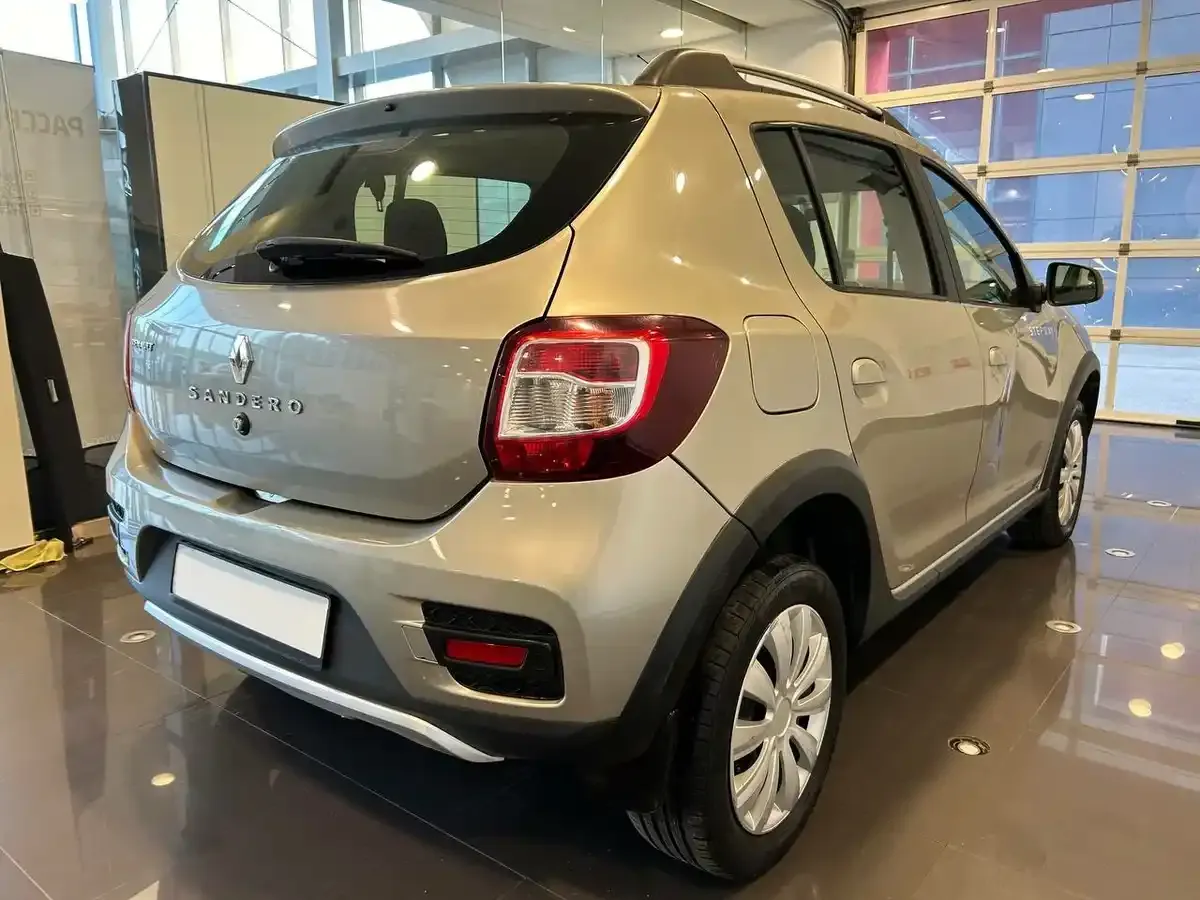 Renault Sandero Stepway — фото 8