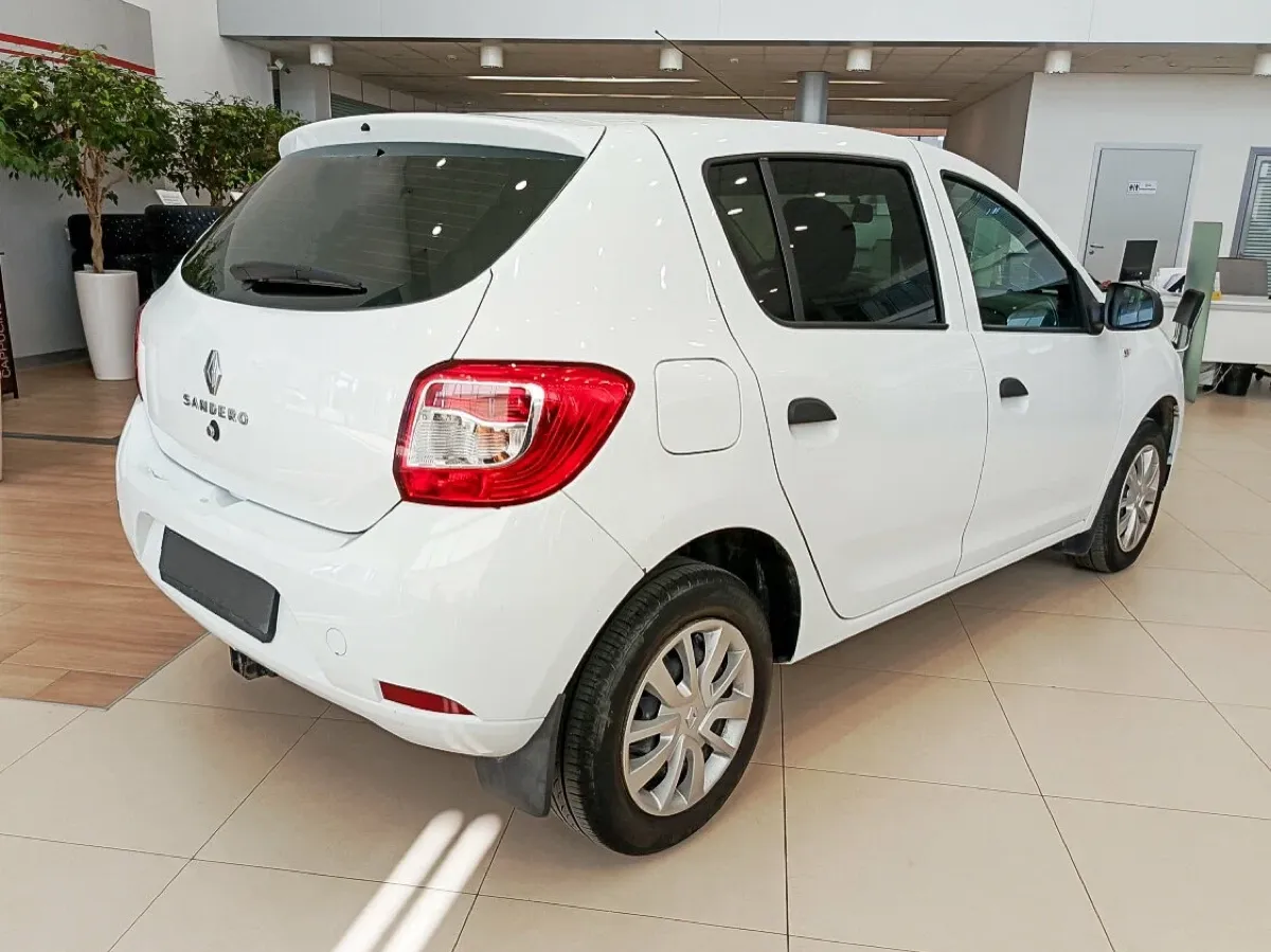 Renault Sandero — фото 1