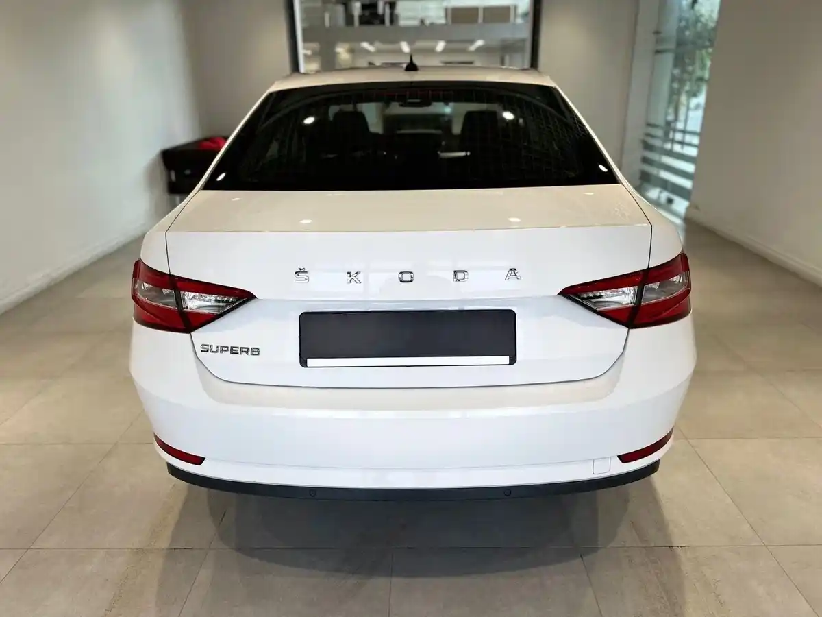 Skoda Superb III — фото 5